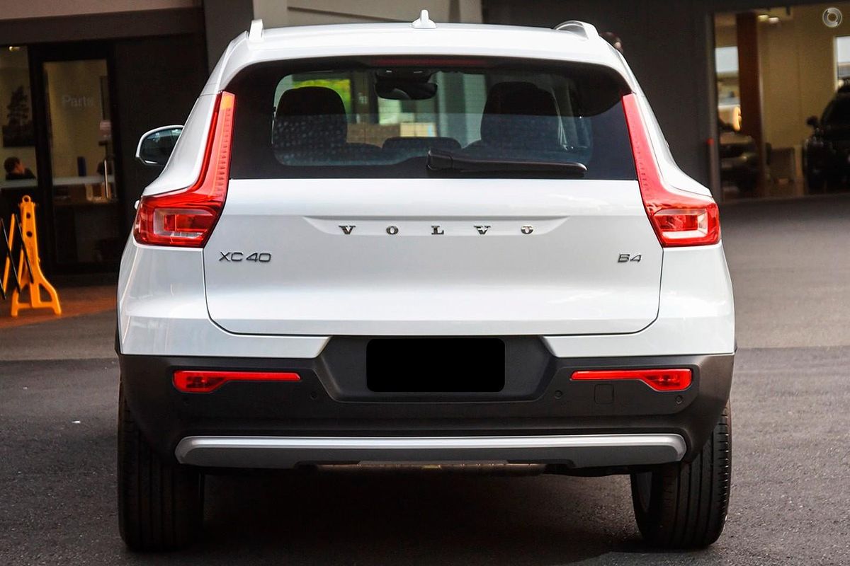 2024 Volvo XC40 Plus B4