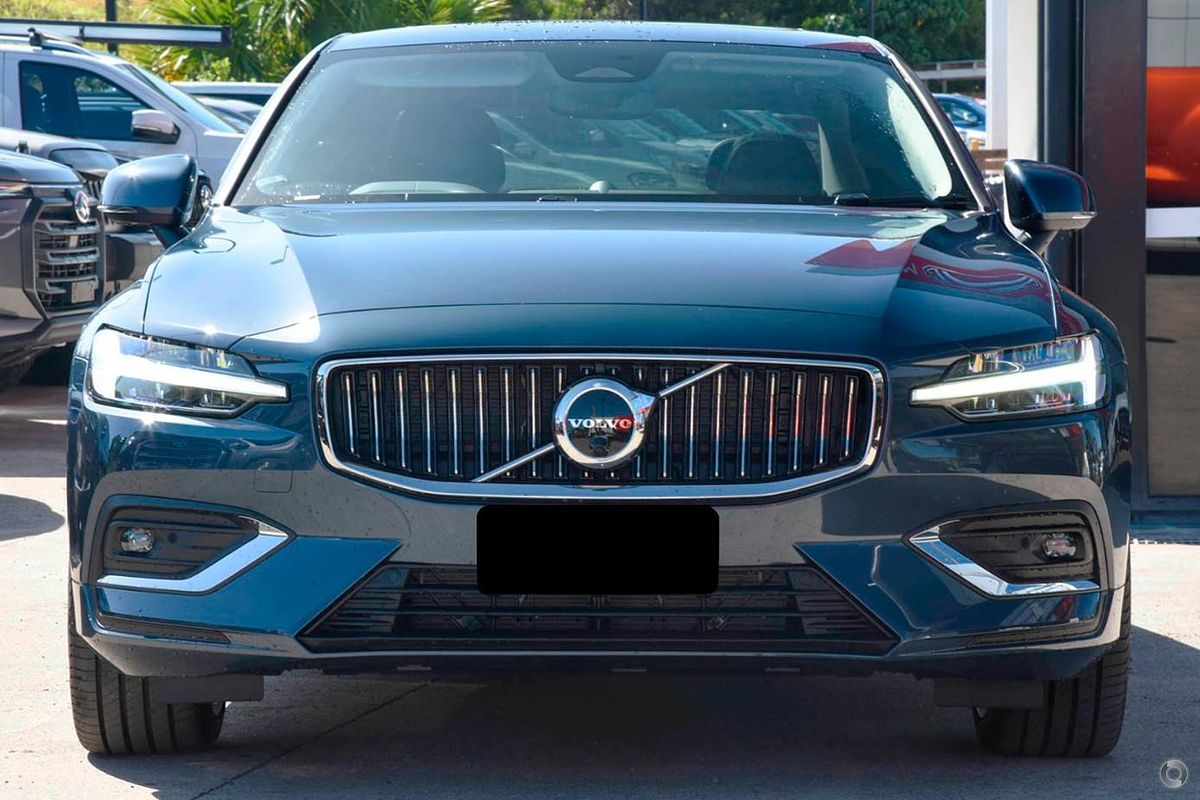 2024 Volvo S60 Ultra B5 Bright
