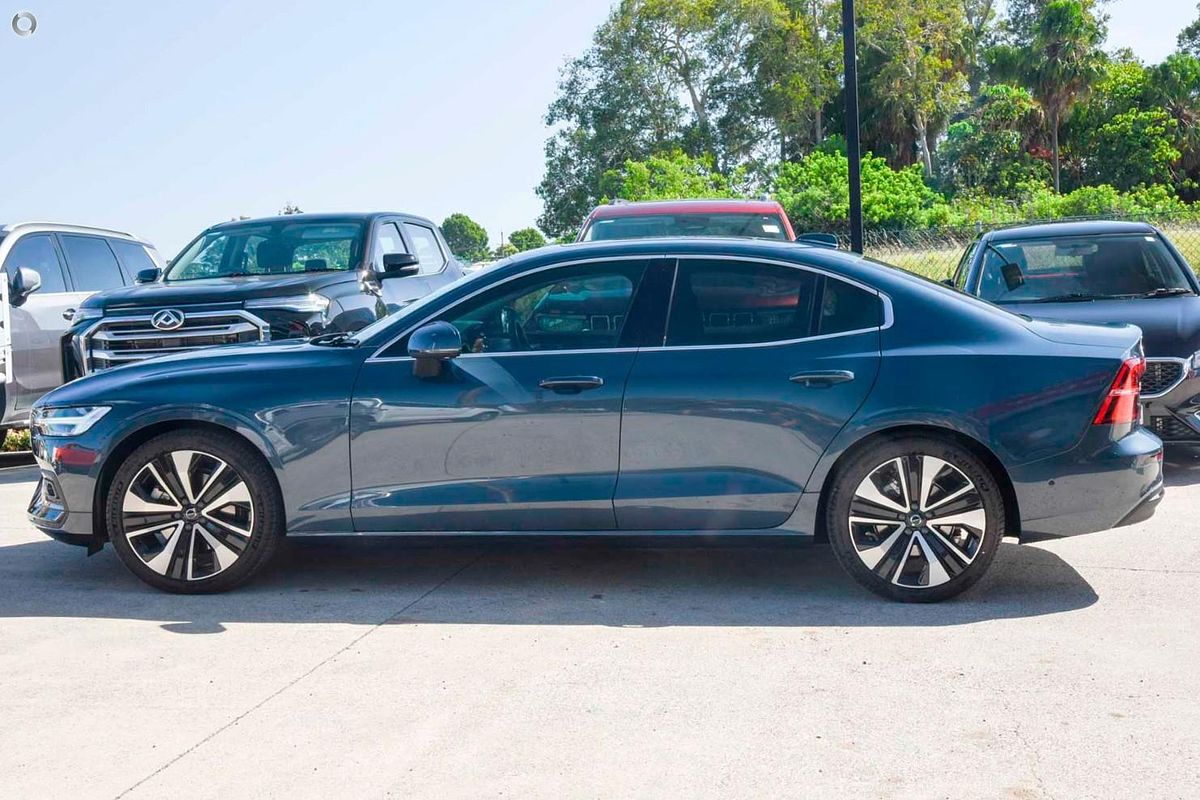 2024 Volvo S60 Ultra B5 Bright