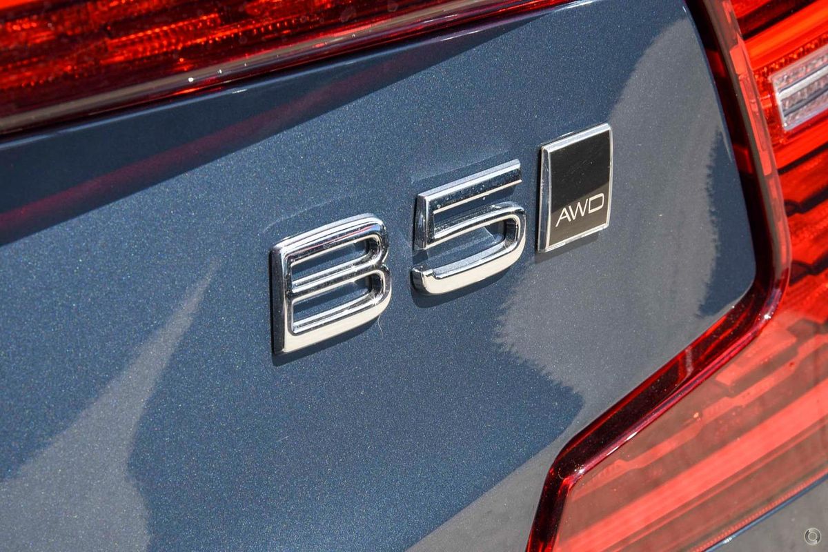 2024 Volvo S60 Ultra B5 Bright