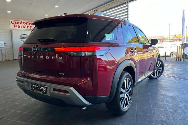 2023 Nissan Pathfinder Ti-L R53