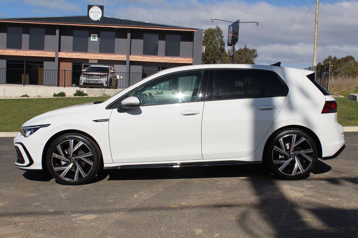 2024 Volkswagen Golf 110TSI R-Line 8