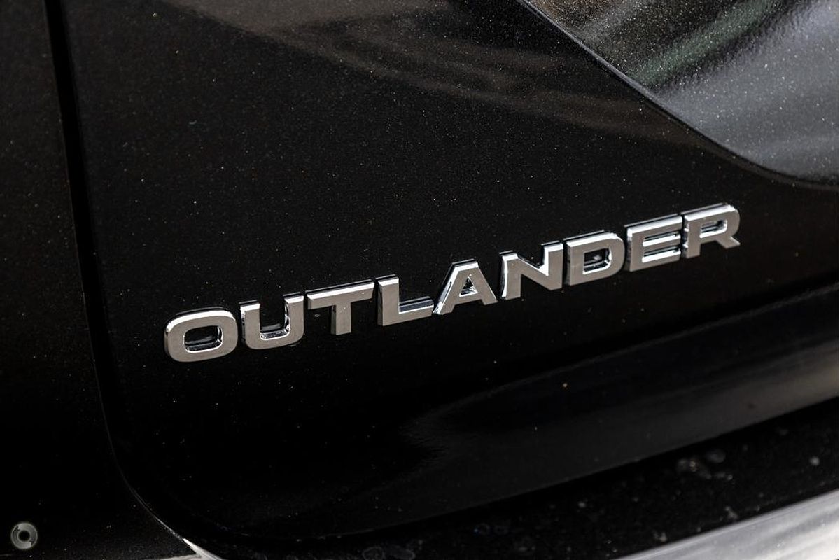 2024 Mitsubishi Outlander ES ZM