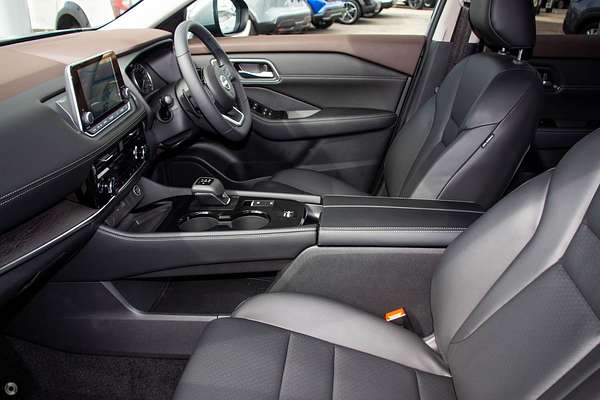 2024 Nissan X-TRAIL ST-L T33