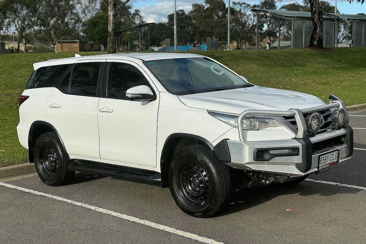 2017 Toyota Fortuner GX GUN156R