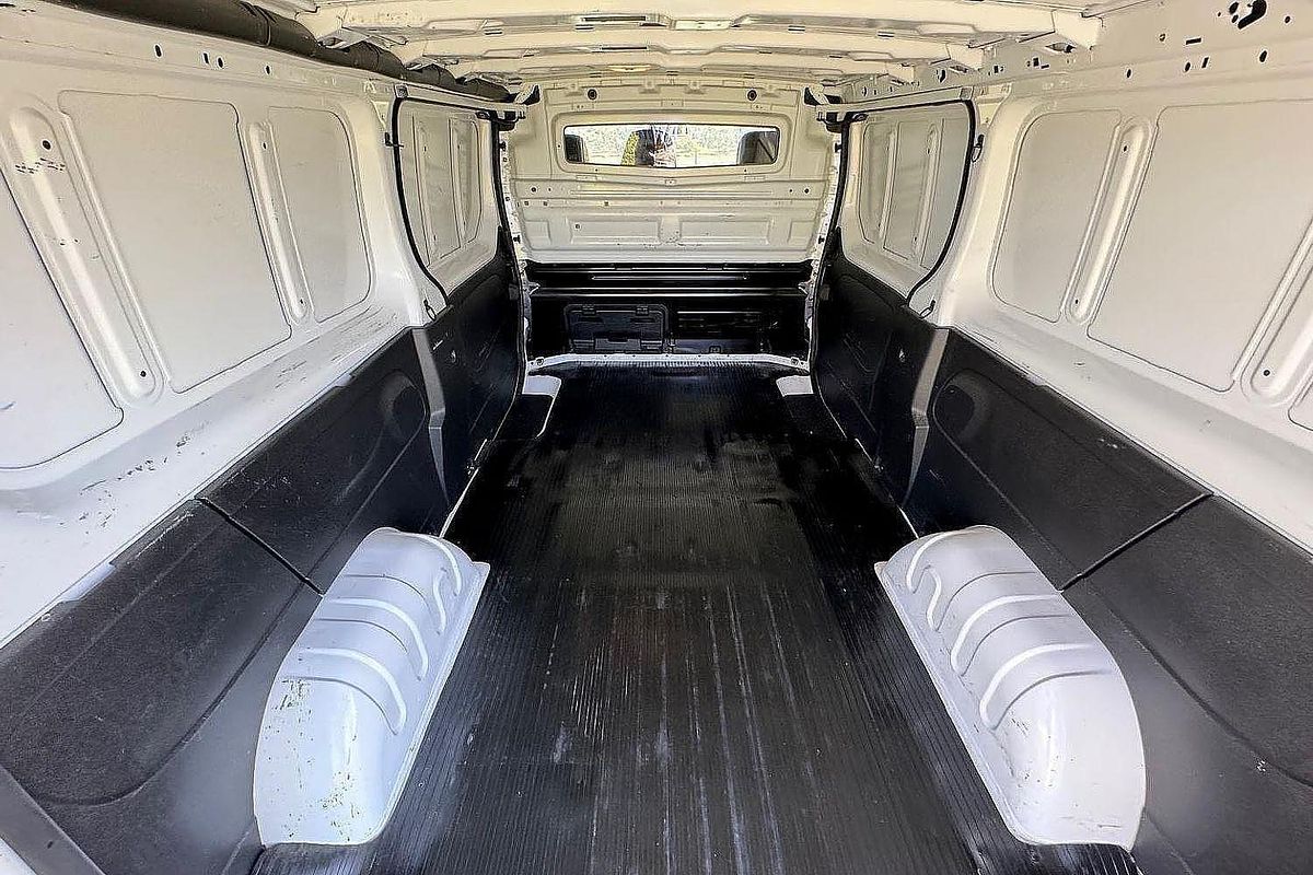 2022 Mitsubishi Express GLX+ SN LWB