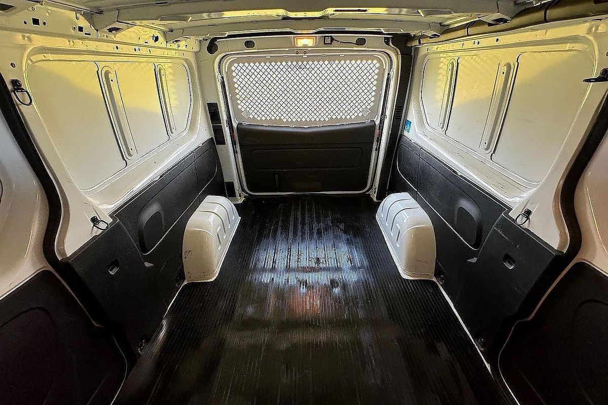 2022 Mitsubishi Express GLX+ SN LWB