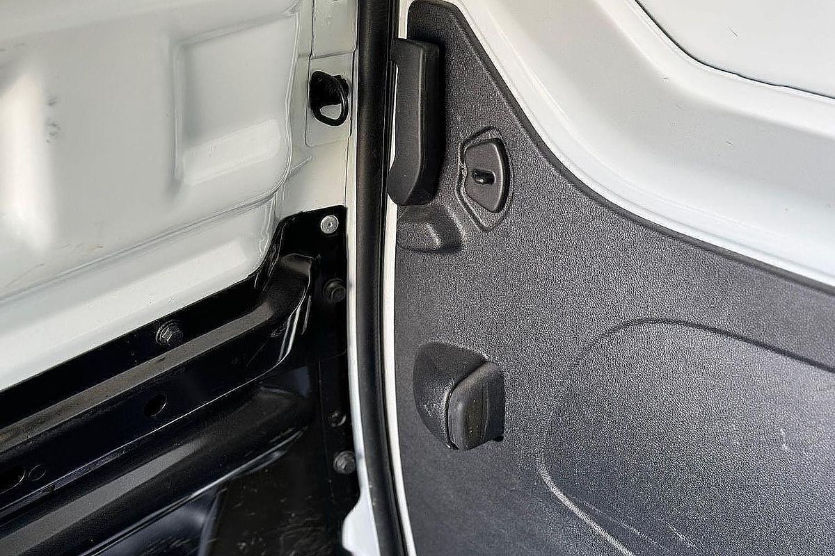 2022 Mitsubishi Express GLX+ SN LWB