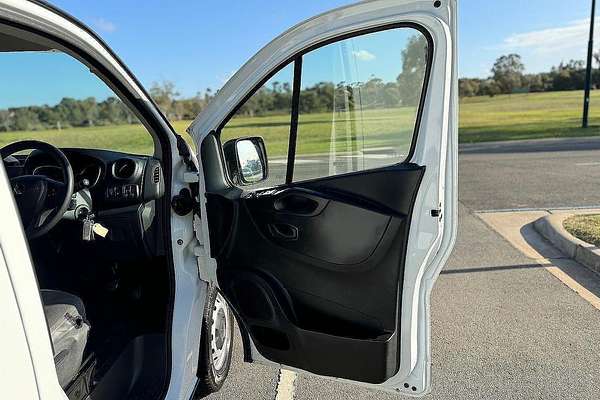 2022 Mitsubishi Express GLX+ SN LWB