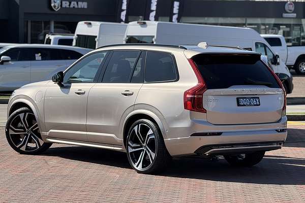 2024 Volvo XC90 Recharge Ultimate T8 Plug-In Hybrid