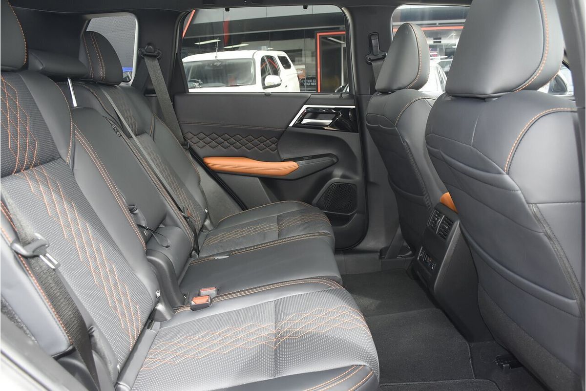2024 Mitsubishi Outlander Exceed Tourer ZM