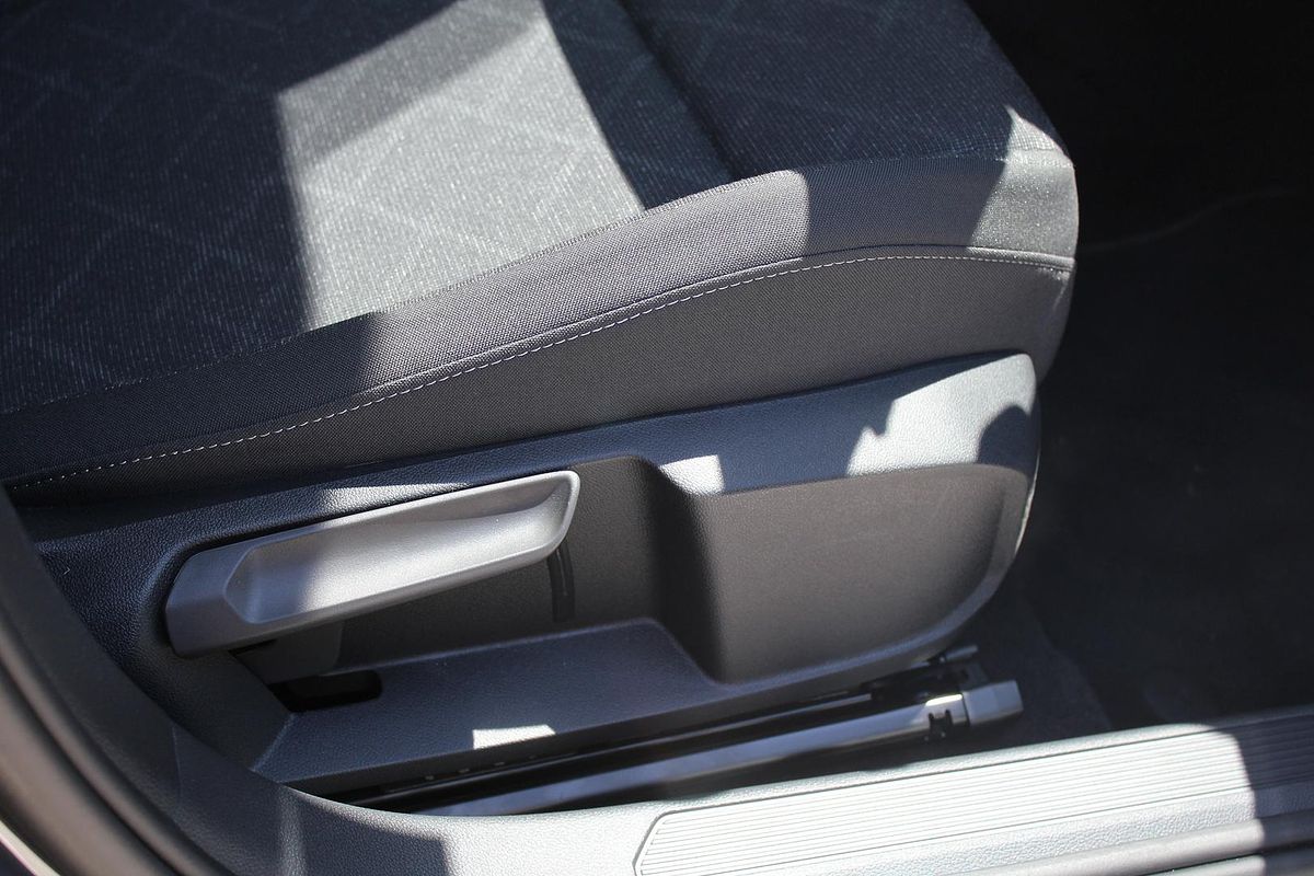 2024 Volkswagen Golf 110TSI Life 8
