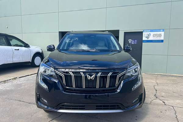 2024 Mahindra XUV700 AX7L