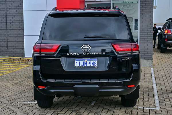 2022 Toyota Landcruiser Sahara FJA300R