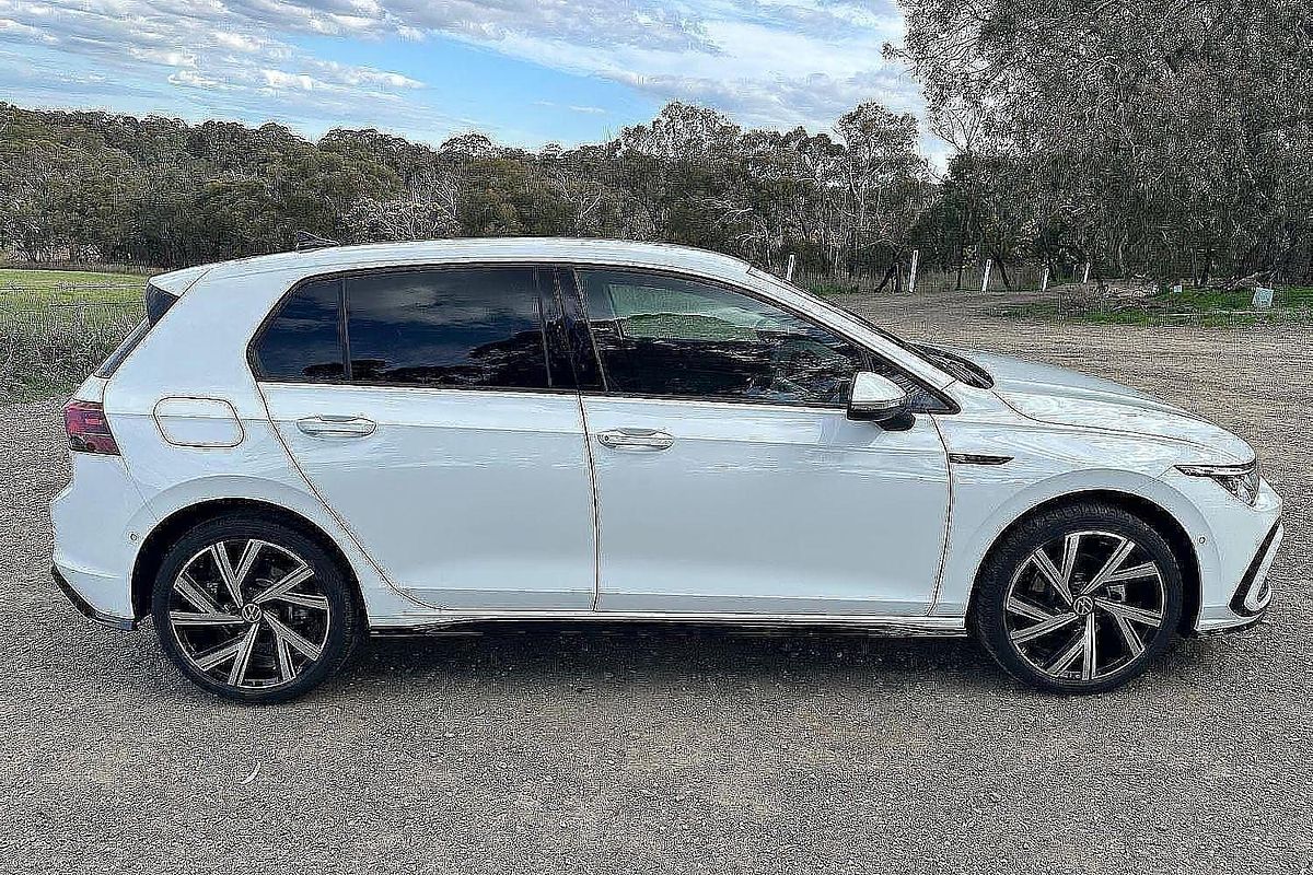 2024 Volkswagen Golf 110TSI R-Line 8