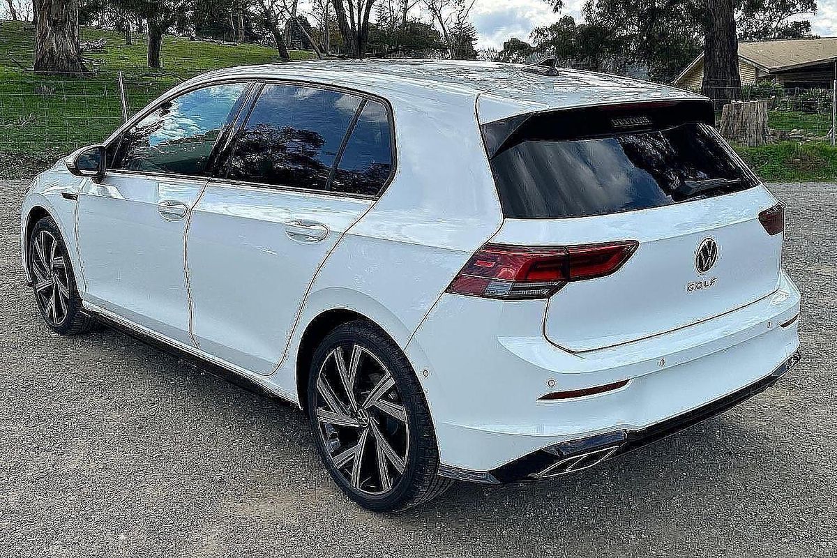 2024 Volkswagen Golf 110TSI R-Line 8