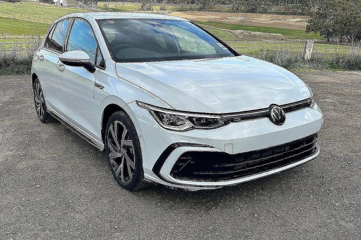 2024 Volkswagen Golf 110TSI R-Line 8