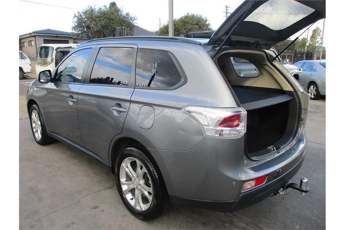 2013 Mitsubishi OUTLANDER LS (4x2) ZJ MY14