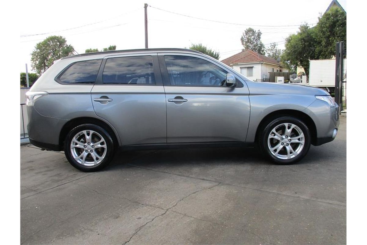 2013 Mitsubishi OUTLANDER LS (4x2) ZJ MY14
