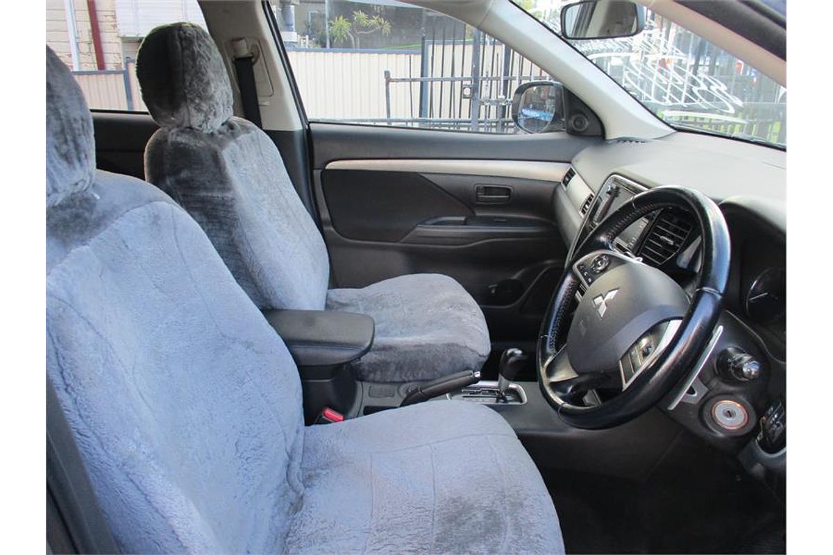 2013 Mitsubishi OUTLANDER LS (4x2) ZJ MY14