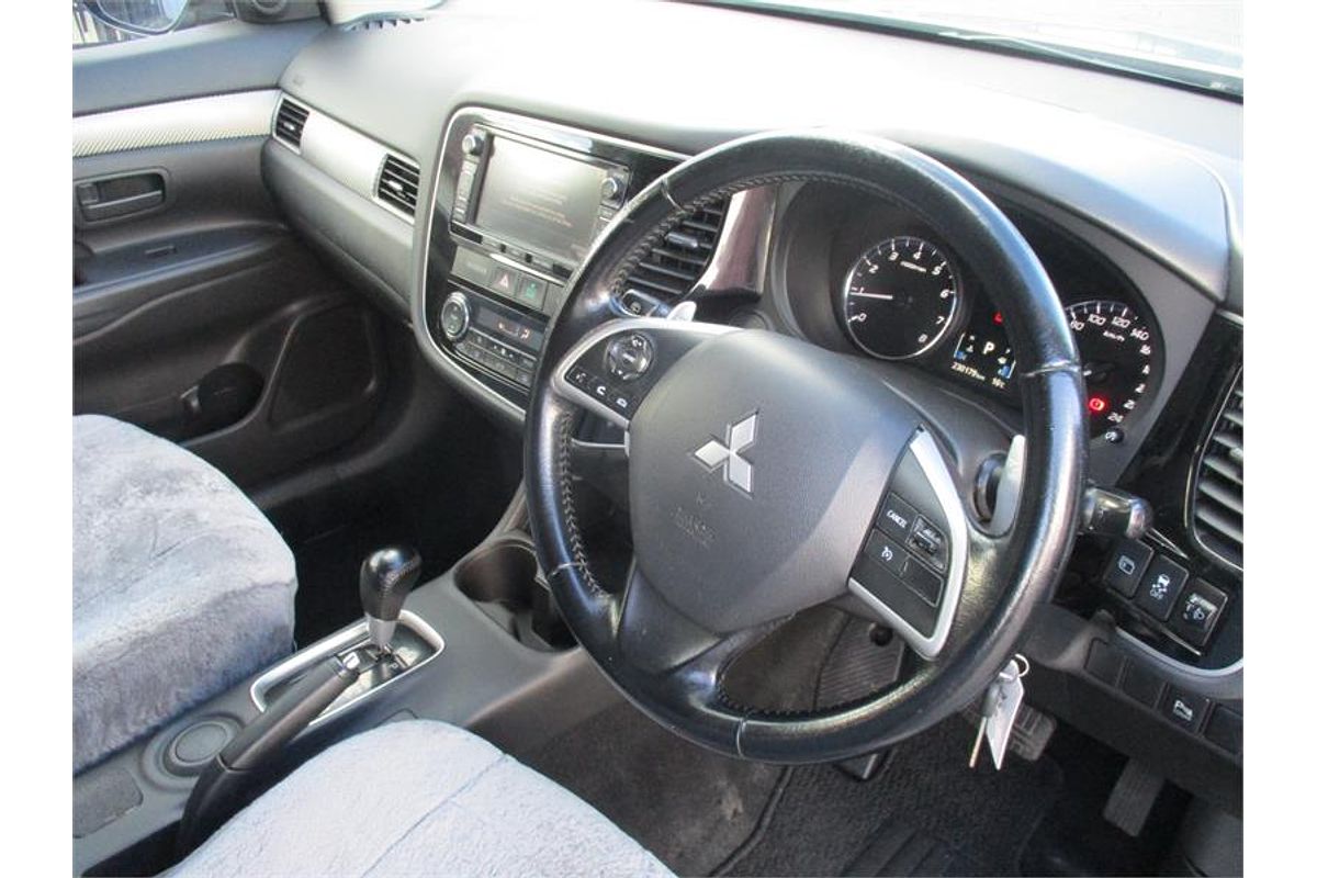 2013 Mitsubishi OUTLANDER LS (4x2) ZJ MY14