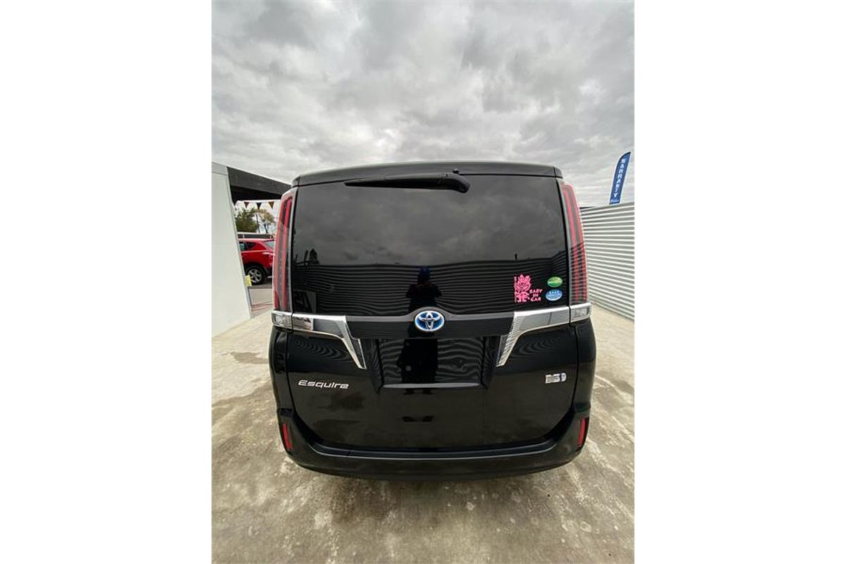 2018 Toyota Esquire Hybrid