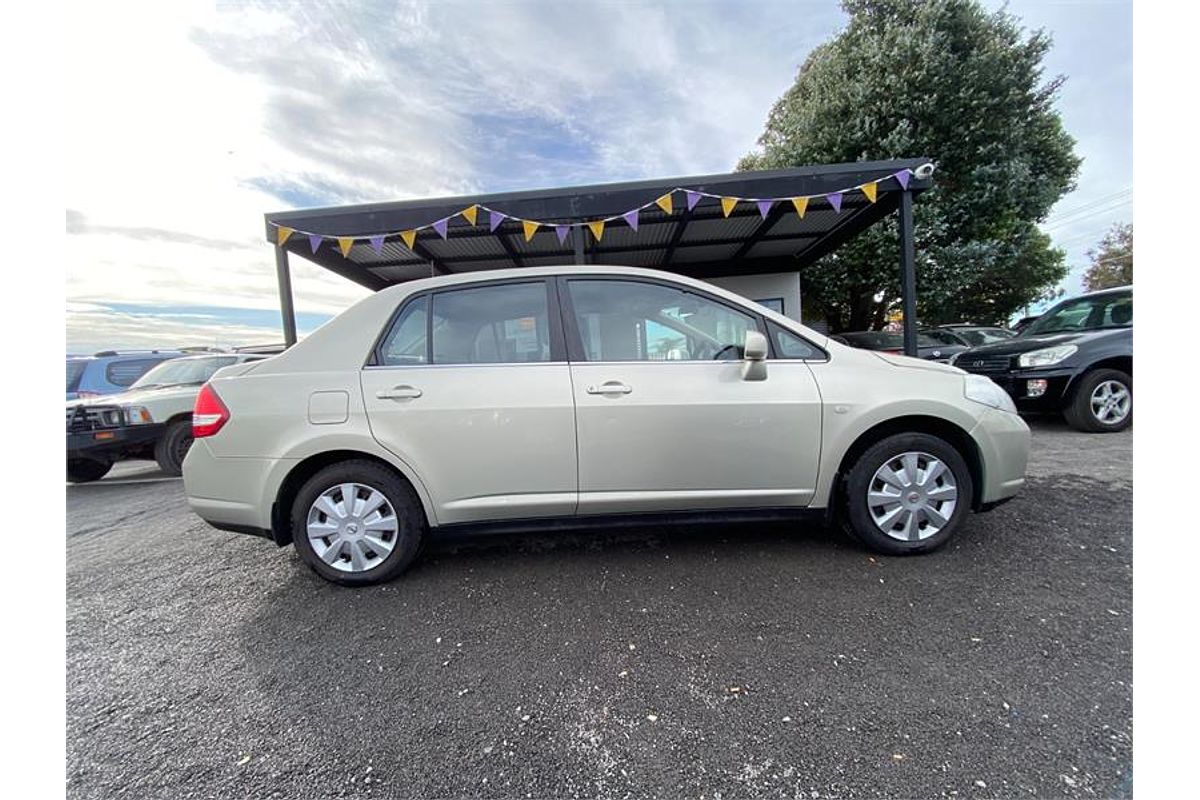 2008 Nissan Tiida ST C11
