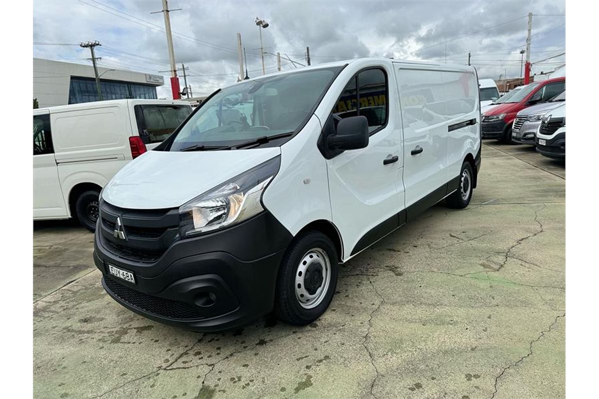 2022 Mitsubishi Express GLX+ SN LWB