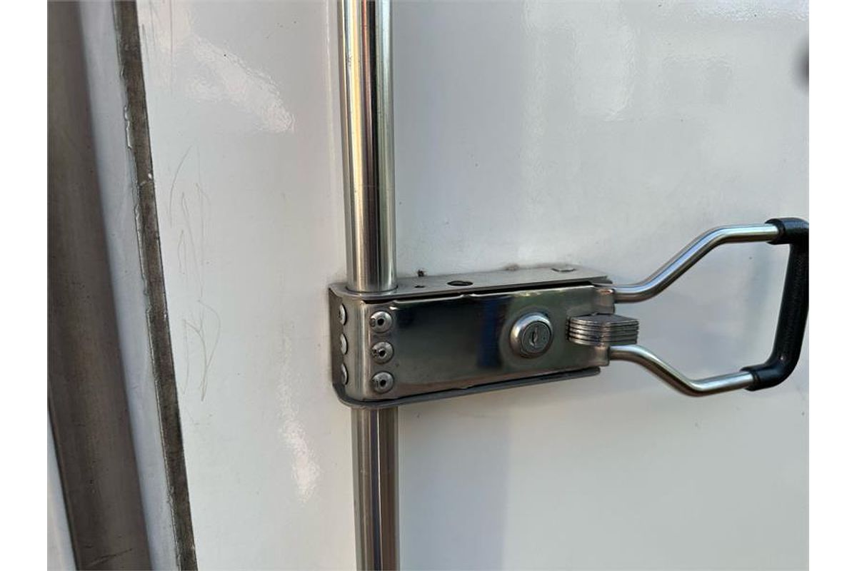 2016 Toyota HILUX WORKMATE GUN122R