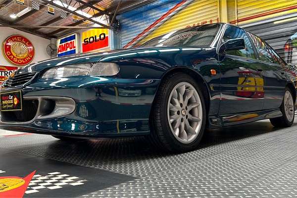 1996 HSV SENATOR 215i VS