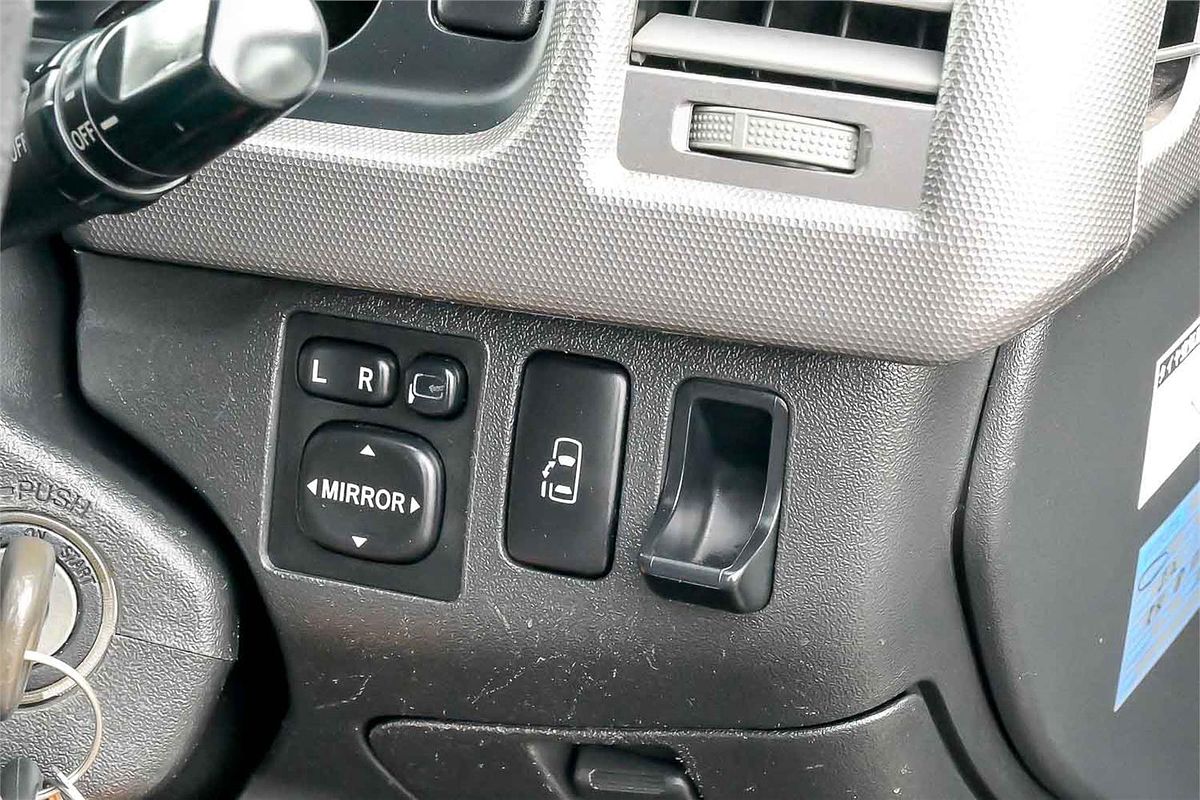 2010 Toyota Hiace GL TRH214