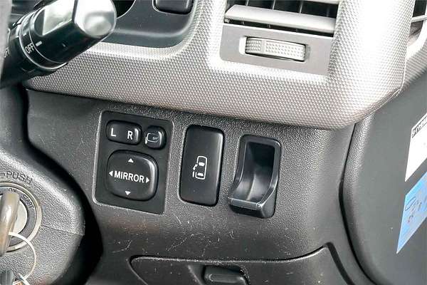 2010 Toyota Hiace GL TRH214