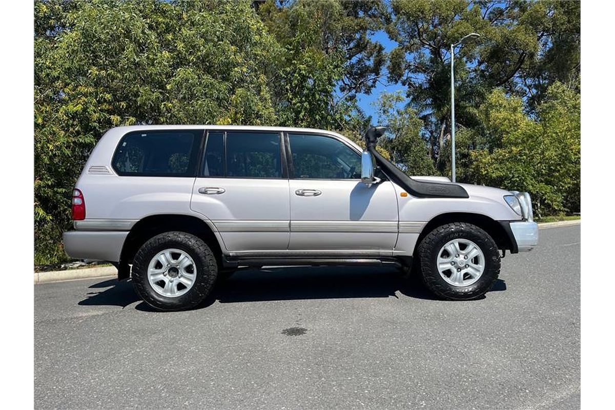 2003 Toyota Landcruiser Sahara HDJ100R