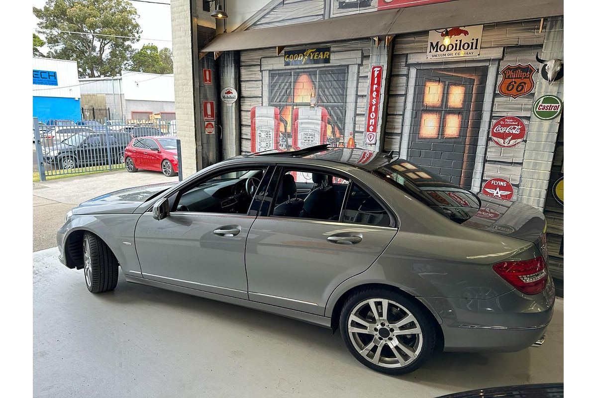 2011 Mercedes-Benz C-Class C250 BlueEFFICIENCY Avantgarde W204