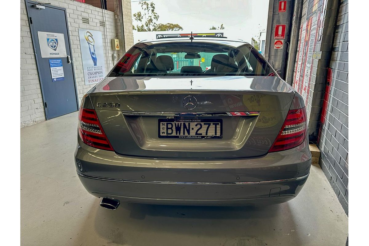 2011 Mercedes-Benz C-Class C250 BlueEFFICIENCY Avantgarde W204