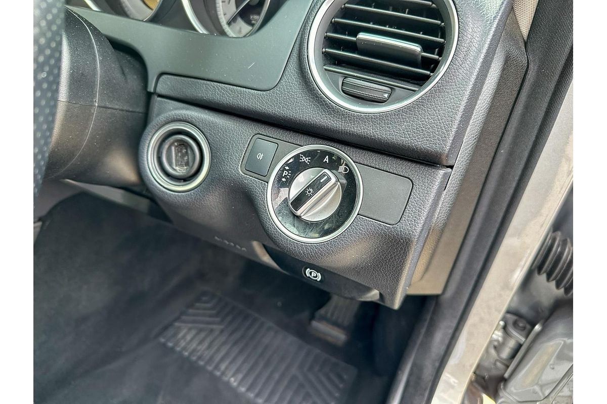 2011 Mercedes-Benz C-Class C250 BlueEFFICIENCY Avantgarde W204