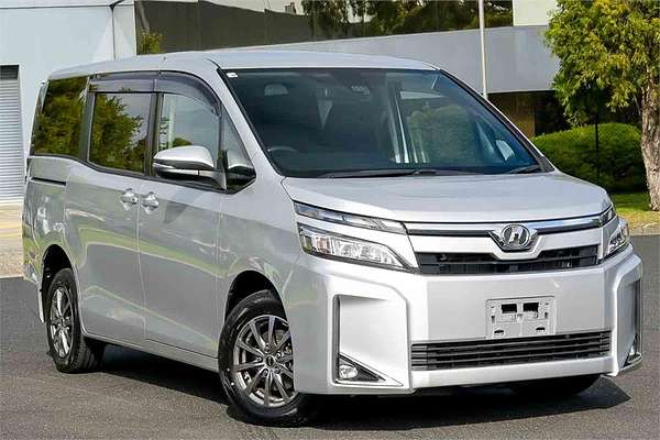 2018 Toyota Voxy 4WD ZRR85