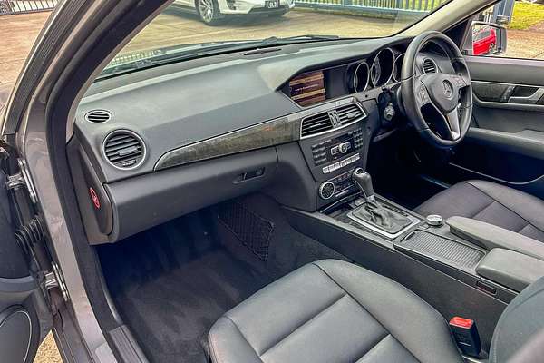 2011 Mercedes-Benz C-Class C250 BlueEFFICIENCY Avantgarde W204