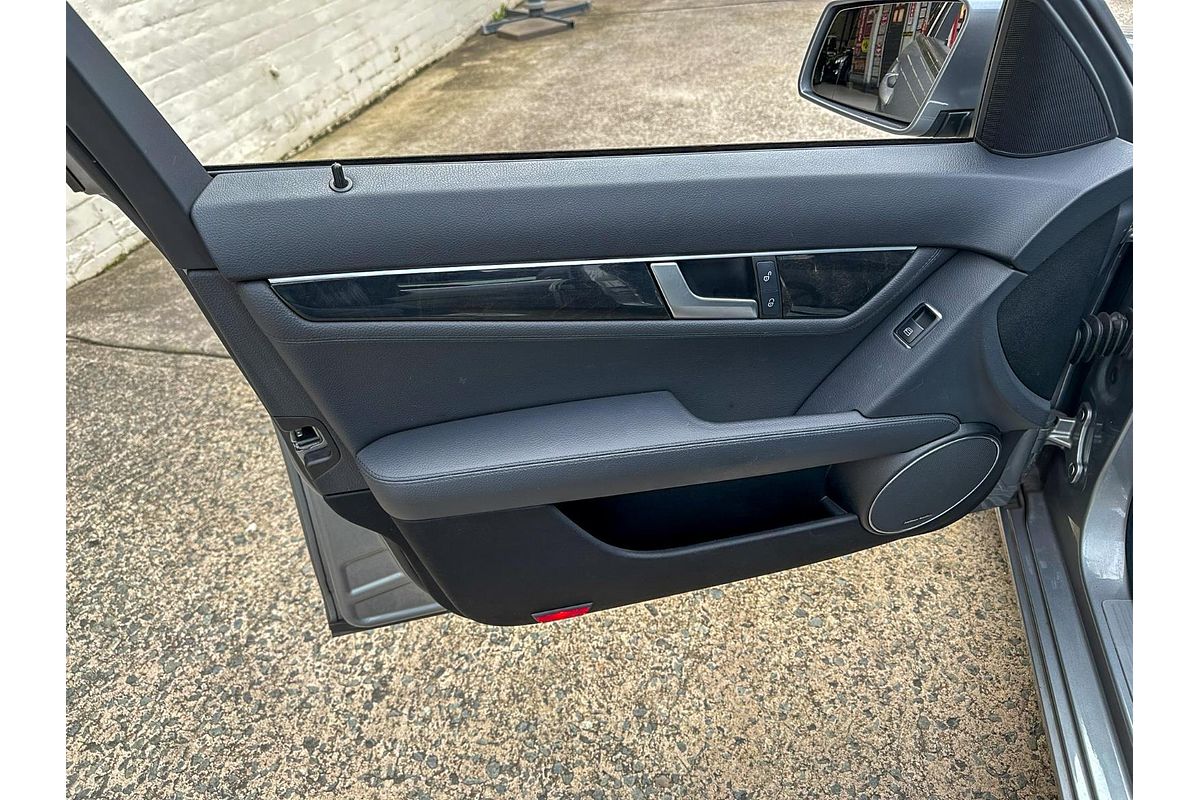 2011 Mercedes-Benz C-Class C250 BlueEFFICIENCY Avantgarde W204