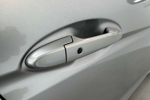 2014 Honda FIT HYBRID L PKG L PKG GP5