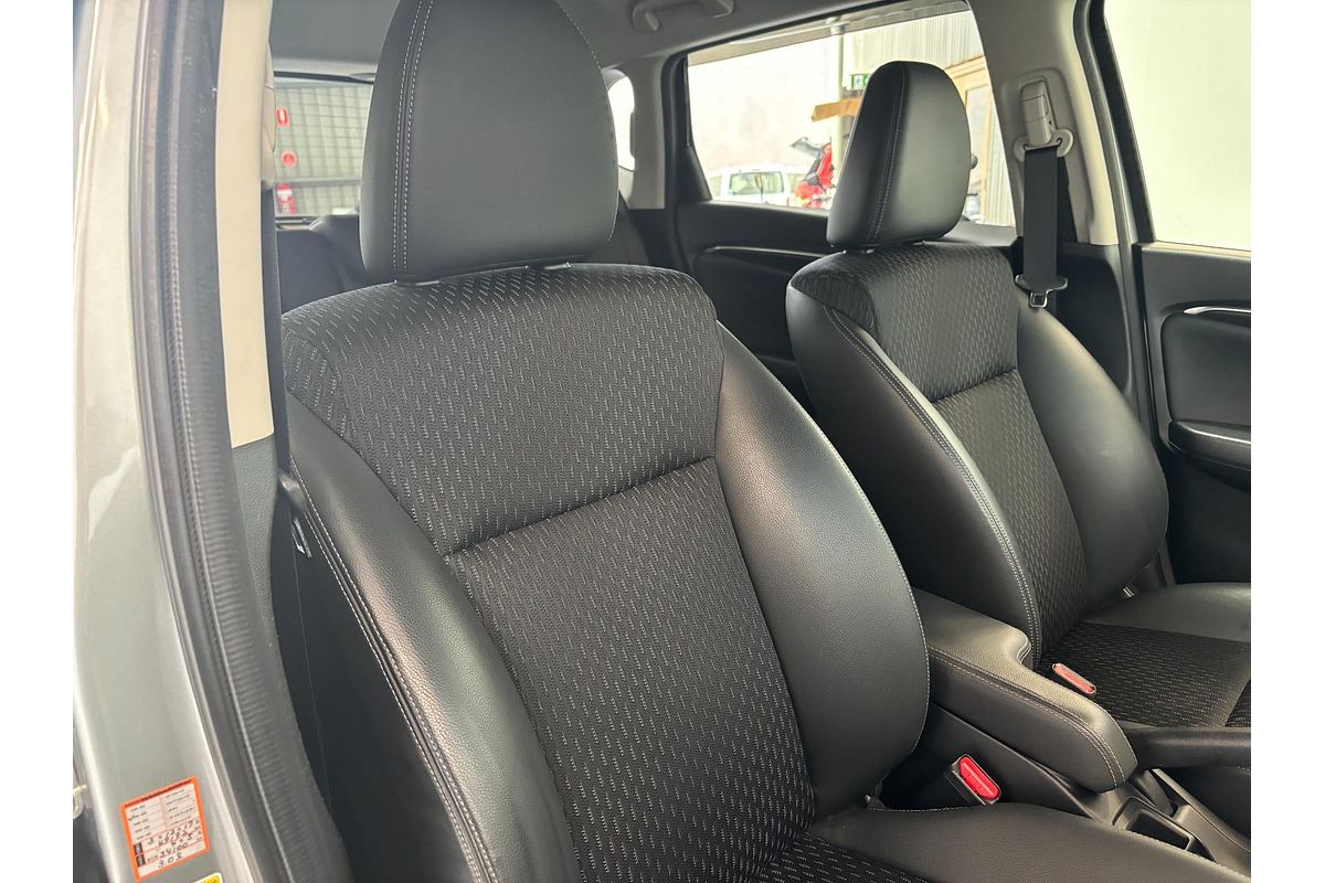 2014 Honda FIT HYBRID L PKG L PKG GP5