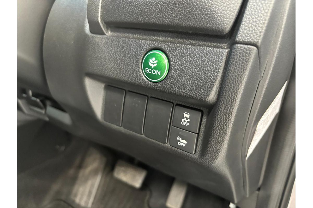 2014 Honda FIT HYBRID L PKG L PKG GP5