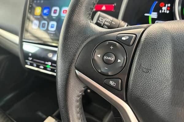 2014 Honda FIT HYBRID L PKG L PKG GP5