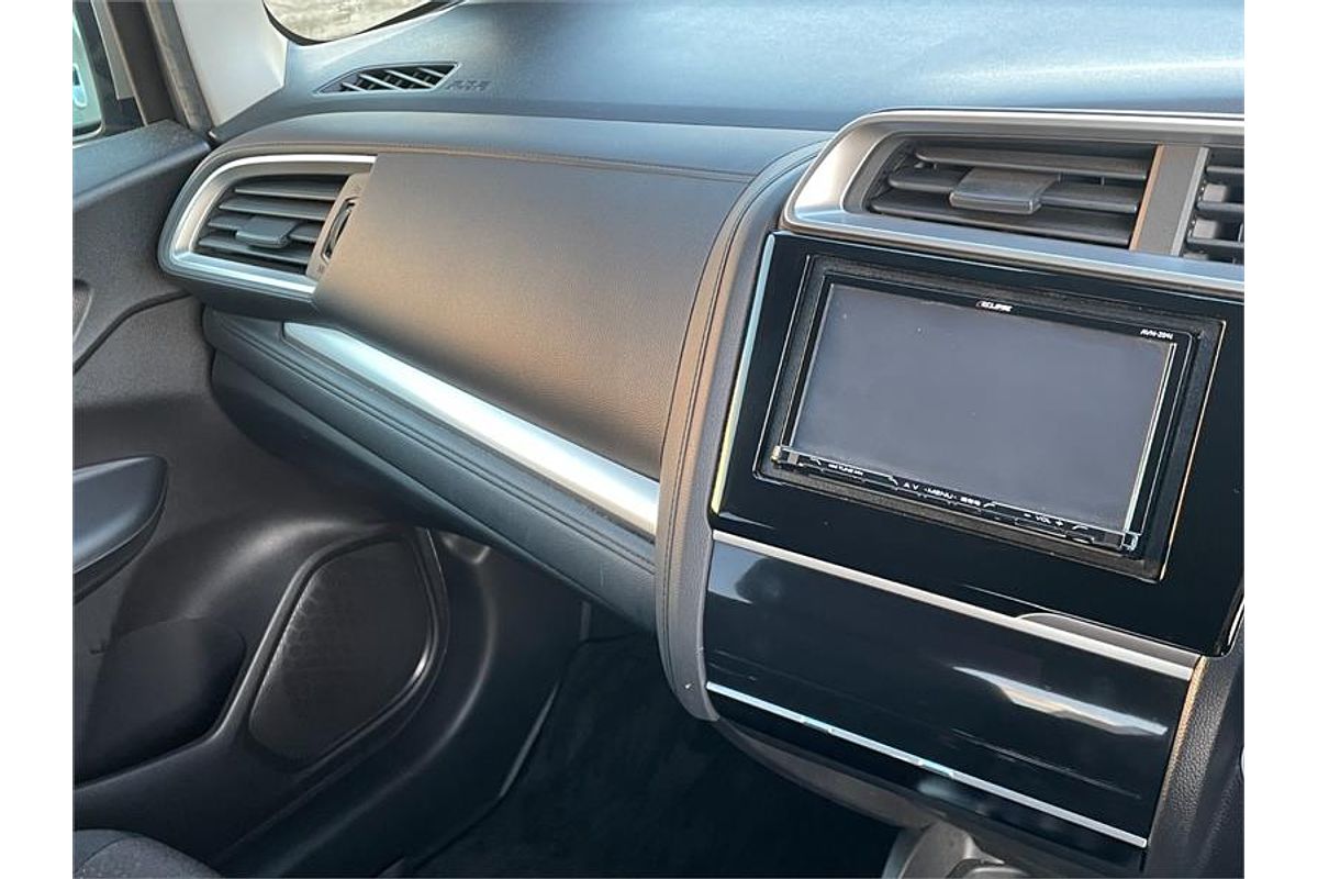 2015 Honda FIT HYBRID F PKG F PKG GP5