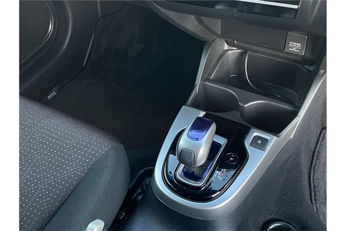 2015 Honda FIT HYBRID F PKG F PKG GP5