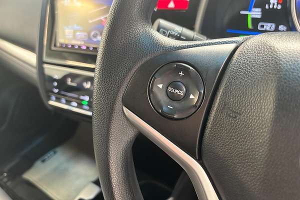 2015 Honda FIT HYBRID F PKG F PKG GP5