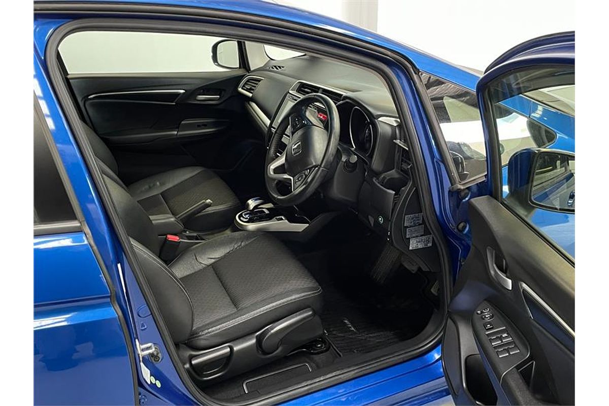 2014 Honda FIT HYBRID L PKG L PKG GP5
