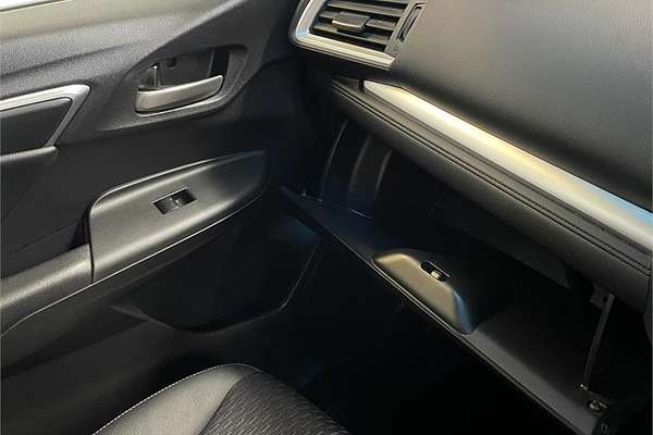 2014 Honda FIT HYBRID L PKG L PKG GP5