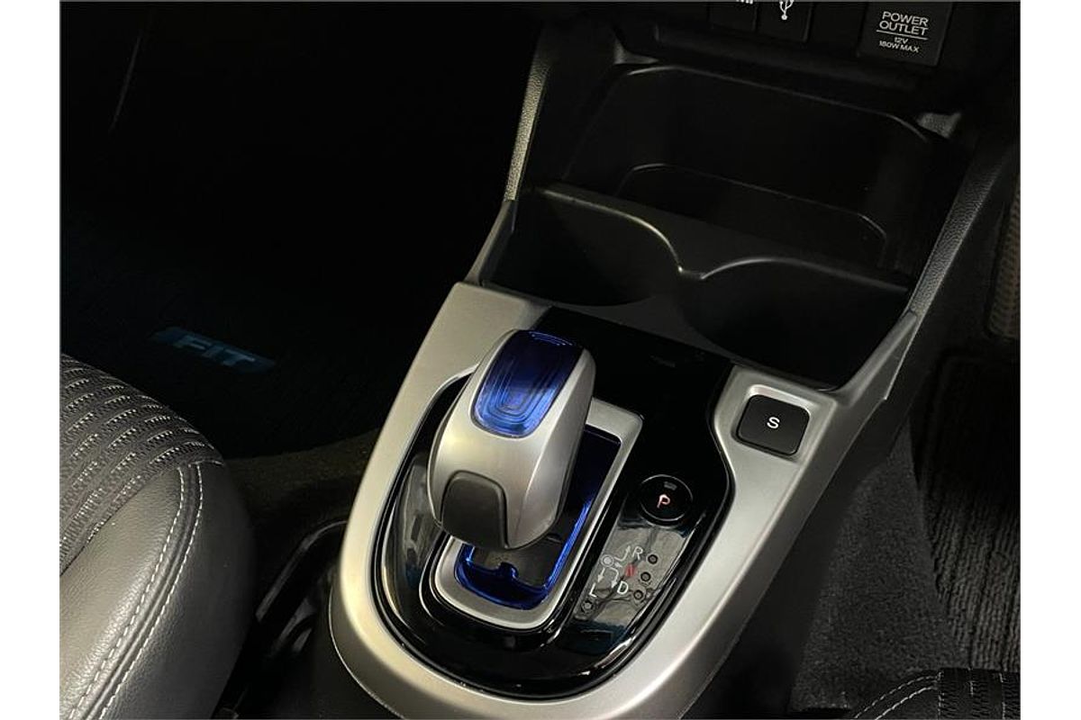 2014 Honda FIT HYBRID L PKG L PKG GP5