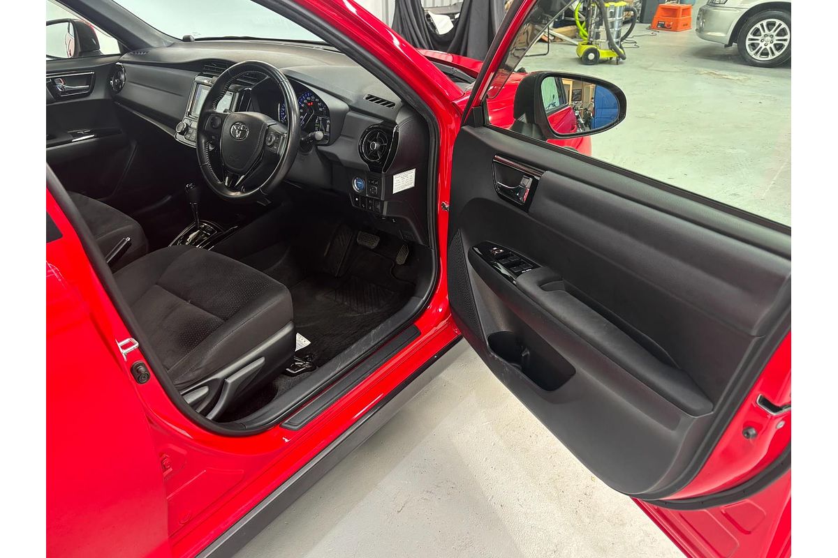 2016 Toyota Corolla Fielder Hybrid Cross NKE165